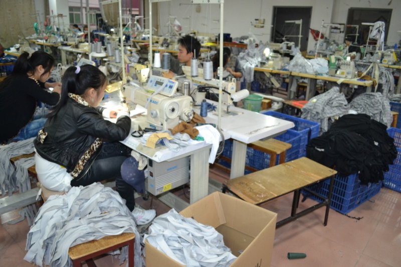 从素颜到华丽转身:女装设计师的变装之路